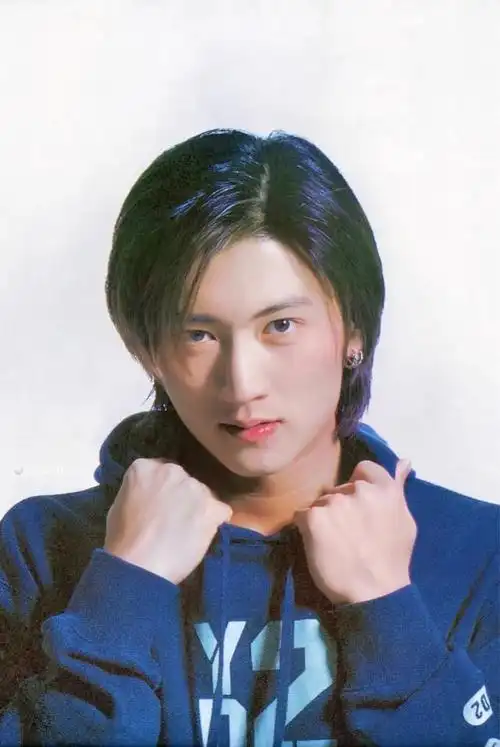 17岁↓15岁↓父亲谢霆锋——被誉为终结四大天王时代的男人.