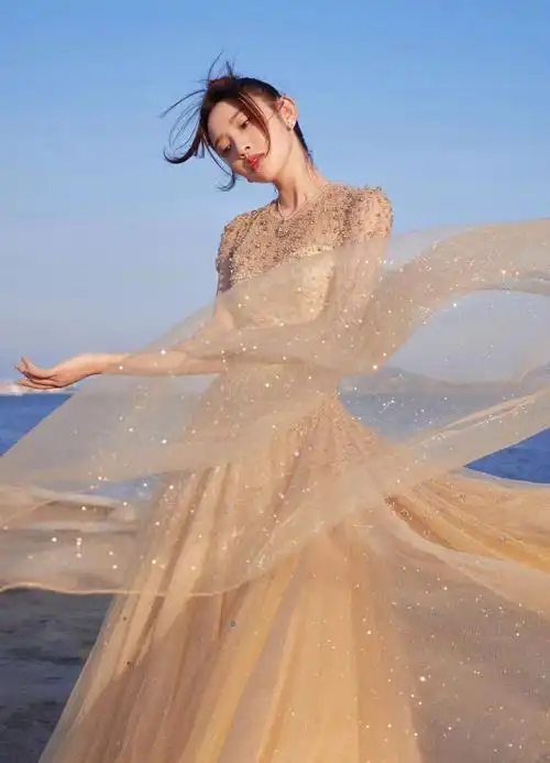绽放璀璨光芒7891:jenny packham#唐艺昕  #明星同款  #品牌礼服