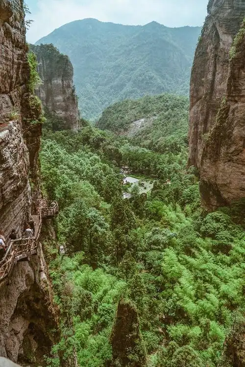 小龙女纵身一跃的断肠崖|山顶|险峰|绝情谷_网易订阅