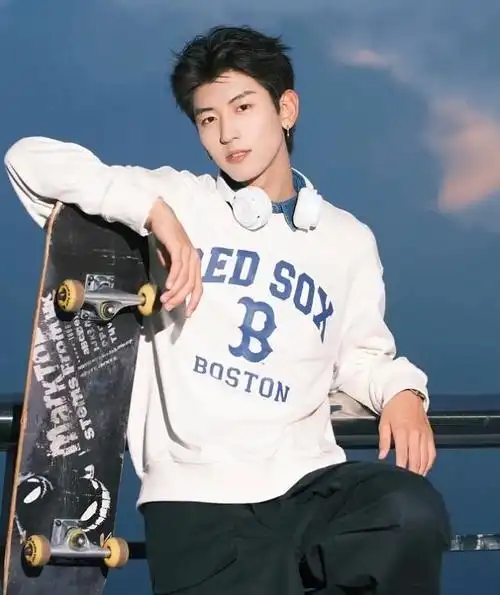 2022韩式最流行发型男(2021年韩式发型男)-纯时尚