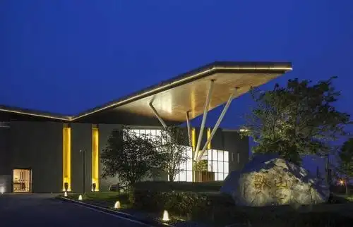 敔山湖畔空朦清秀江阴这家酒店最近送房券送餐券还有游泳券快来看领取