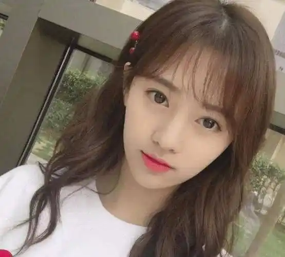 鞠婧祎自曝上学时没人追看清她高中照片后这回我真的信了