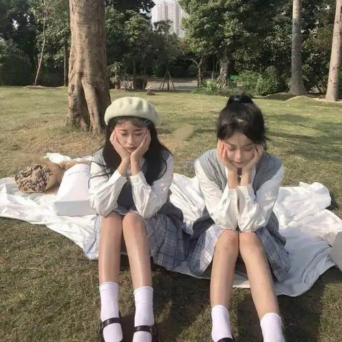 闺蜜头像:在那个最干净的年纪里,我的每一帧都镌刻了你的名字!