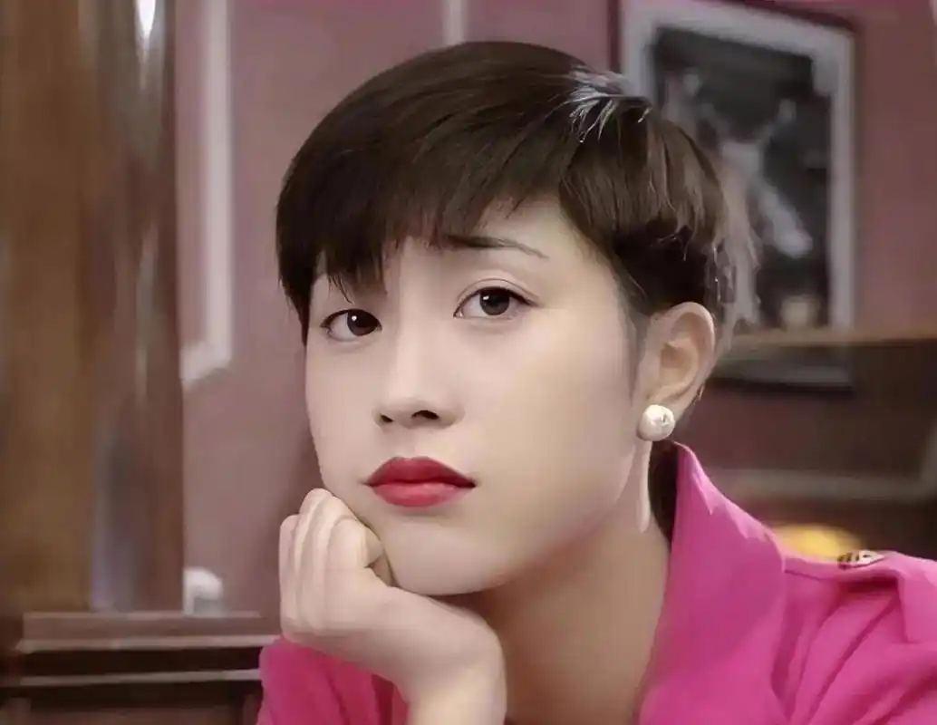 盘点香港娱乐圈6位短发女明星,陈法蓉仅排第二,一位实至名归