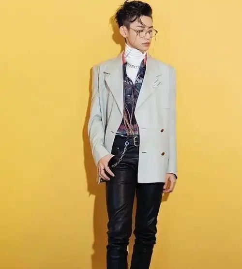 拒绝千篇一律的基础款小鬼王琳凯给你演示slay全场的穿搭