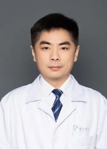 王玮放疗科医生名片