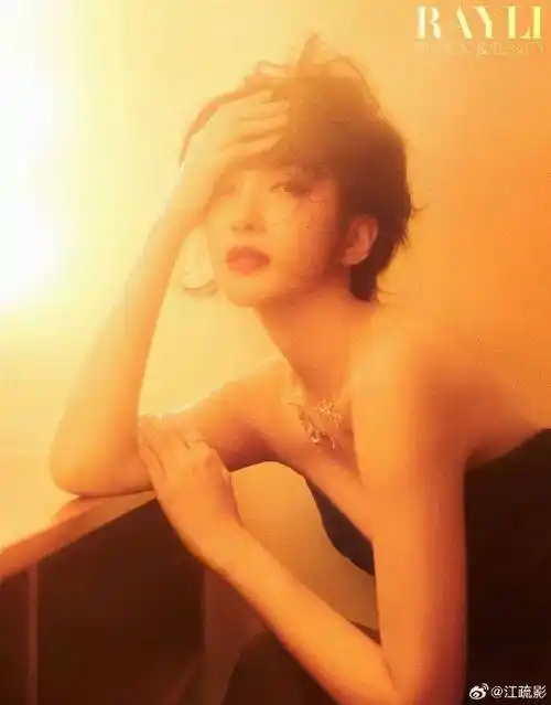 著名女星江疏影今年在微博上发布了多组靓丽写真,魅力不可小觑!