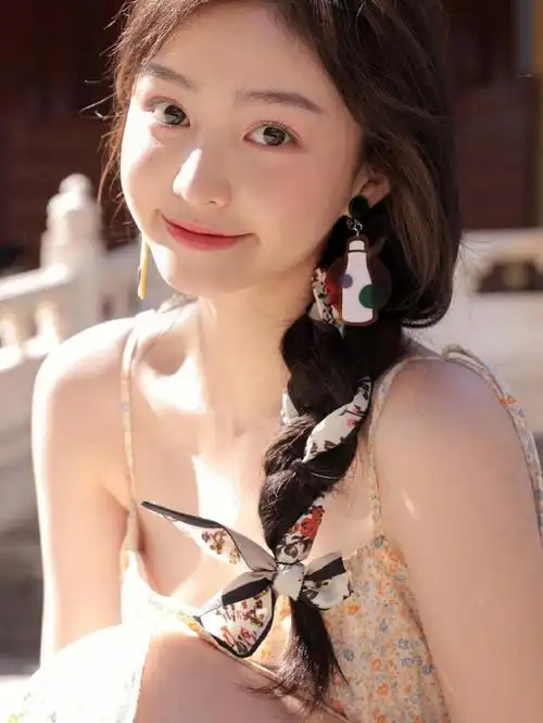 甜美可爱女孩外拍美的不要不要的