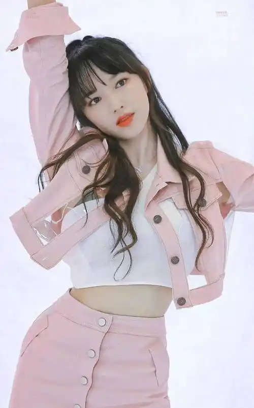 程潇 充满青春气息的懵懂感 宛如人间仙子般美丽_宇宙少女_女明星