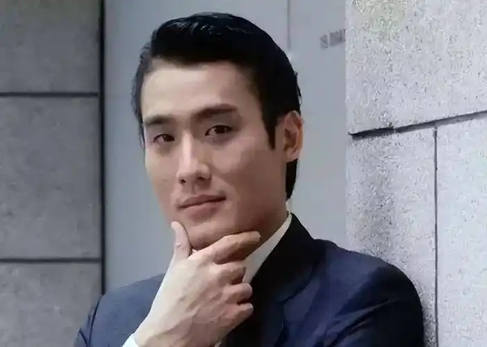 《东成西就》,《恋战冲绳》,《黑社会》,《寒战》,《追虎擒龙》,《周