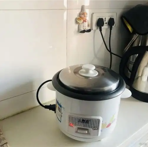 还有人用这种老式电饭煲吗?你们觉得好用吗? - 邻友圈