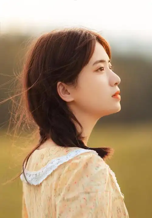 如何拍出立体好看的侧颜照?教你6招,美美侧颜照也能轻松拍出来