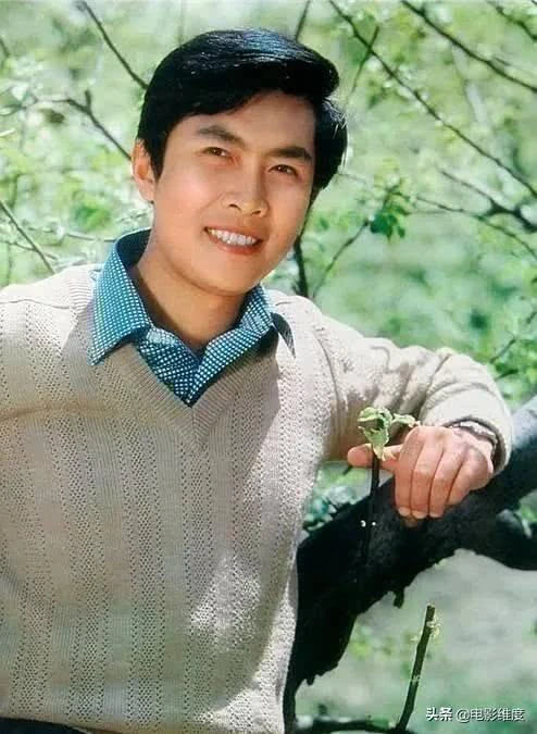 唐国强两妻三子女:前妻孙涛除夕夜自杀,大女儿不责怪继母壮丽