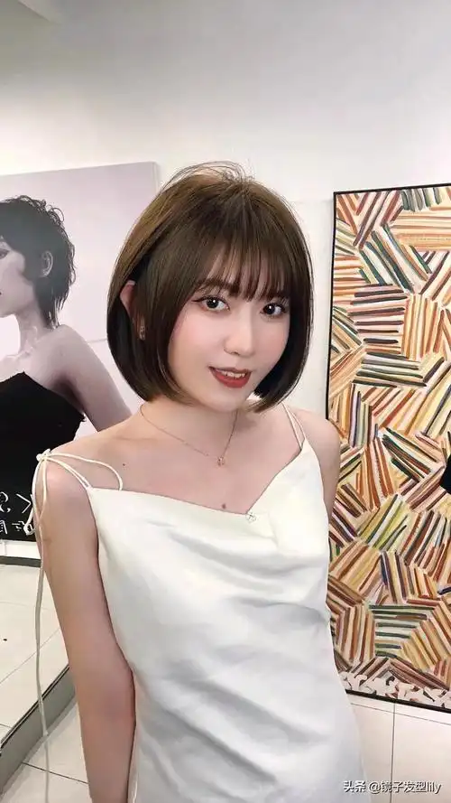 波波头卷发短发发型图片(最洋气最年轻的短发波波头发型)(11)