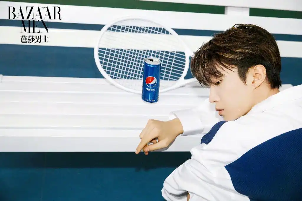 分享一组范丞丞图片给大家,图中的明星图片壁纸会点缀你的电脑桌面