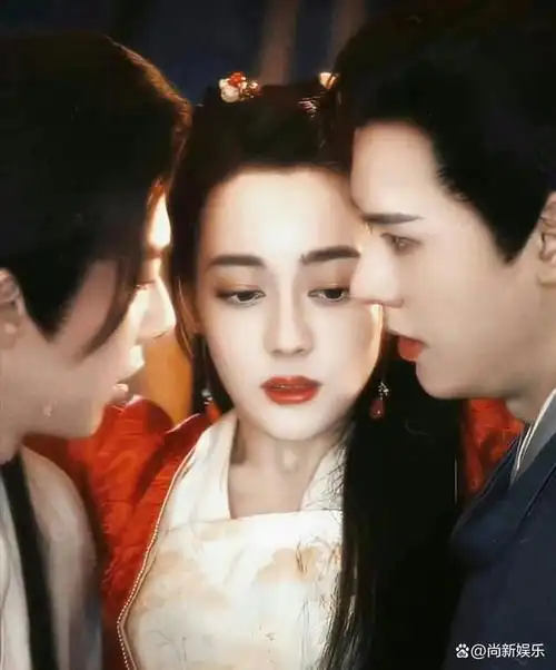 龚俊刘宇宁你俩挤到迪丽热巴了,任安乐左拥右抱洛铭西韩烨