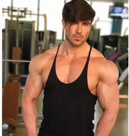 如何拥有三角肌