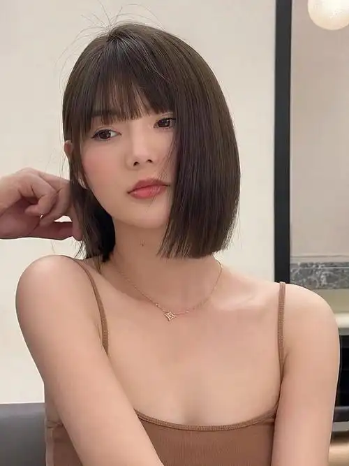 简约不失高级感 超a一刀齐女生短发发型