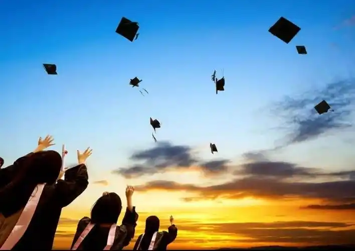 首发朗诵《向青春告别》——组篇银河飘月