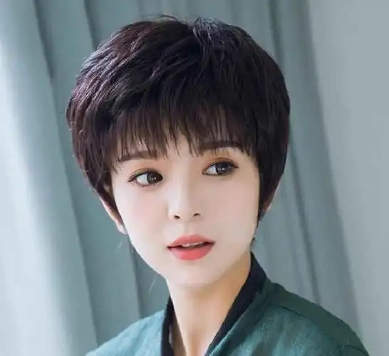 40岁女人要避开这几款发型,第一款显脸大,最后一款土气又显老|短发