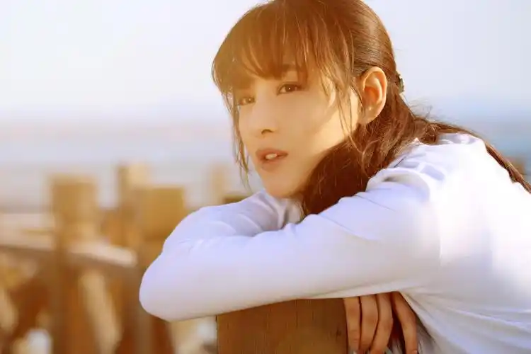 赵圆瑗主演电视剧《温暖的村庄》昨日火热献播