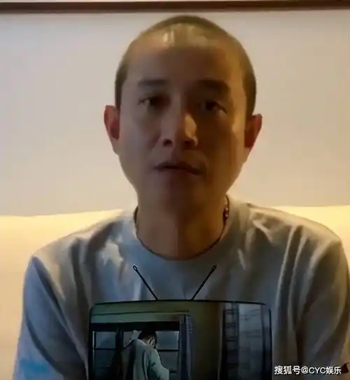 有一种整容叫文章离婚马伊琍越变越美他却光头谢顶现老态