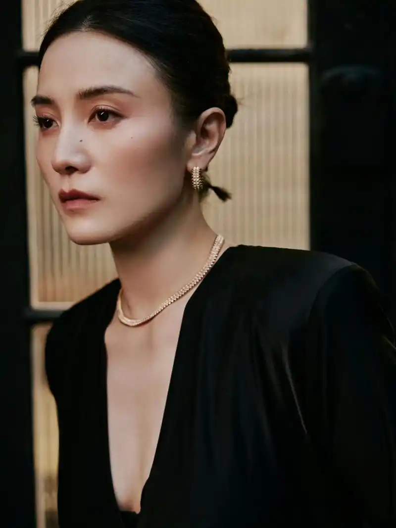 宋佳,alexandre vauthier 2023春夏高定系列,全黑深v礼服裙 #宋佳