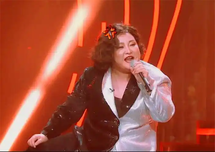 《百变大咖秀》回归,贾玲模仿结石姐神似许晴,锤娜丽莎模仿汪峰酷似于