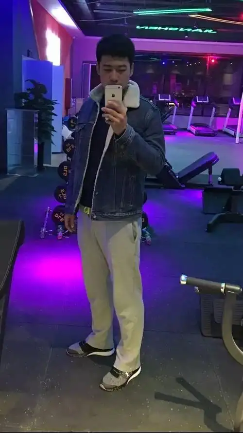 93年 身高166,互联网行业,希望找一个身高不低于175,本地或者以后定居