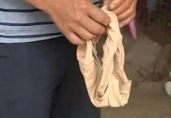 浙江一男子潜入女住户阳台偷闻内裤还留下不明液体