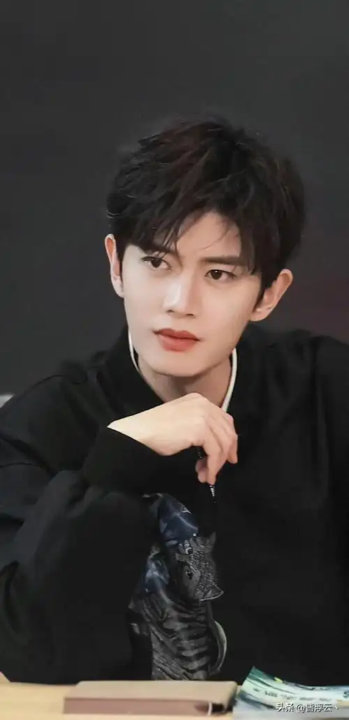 被低估的演技王者!任嘉伦的眼神细节如何让观众心甘情愿为他买单