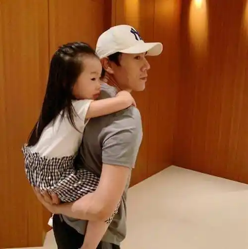 伊能静把家庭打理的井井有条,而秦昊