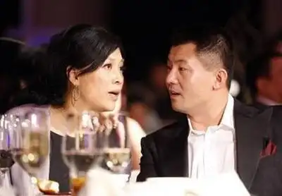 天后那英和老公孟桐及儿女的亲密合照