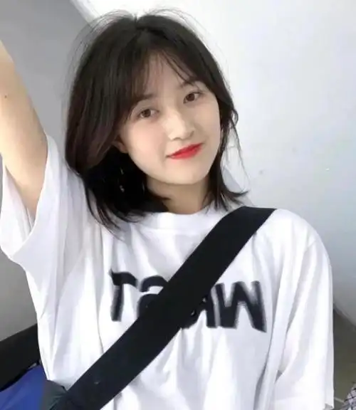 2022年最火短发发型女图片(很流行的4款显脸小又好看短发)