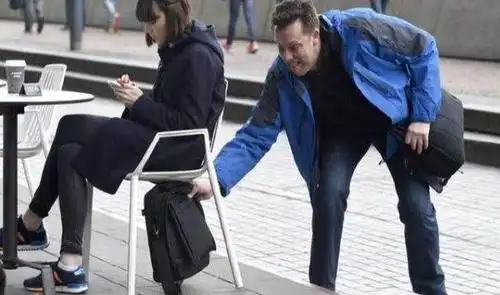 国外小偷偷东西的瞬间,胆子也太大了