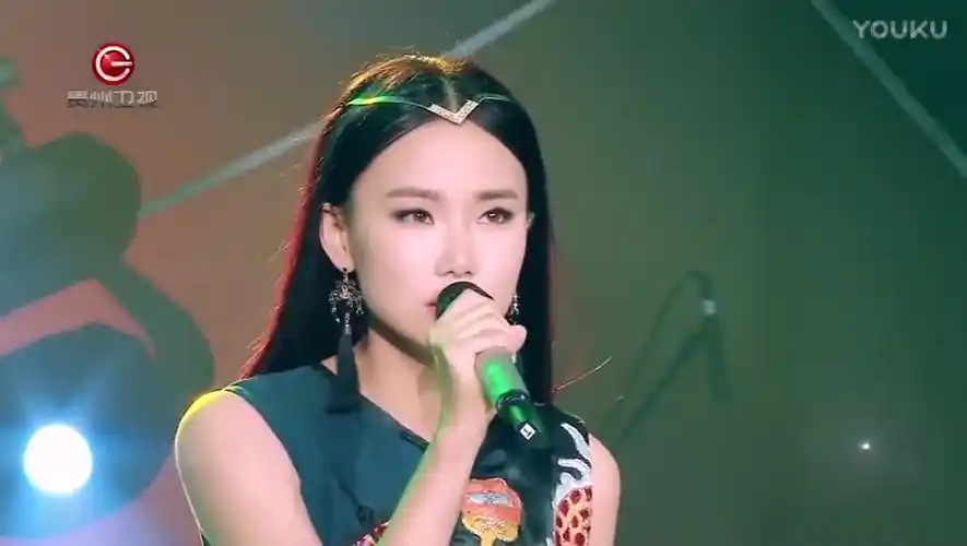 黄龄演唱藏族特色的歌曲眼睛你听过吗造型绝美