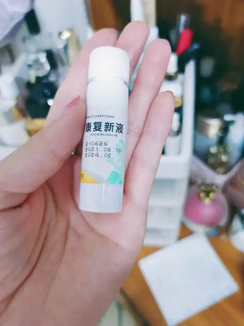 小水泡白点任何味道的沾到唇部都苦不堪言刚开始走弯路用红霉素眼膏涂