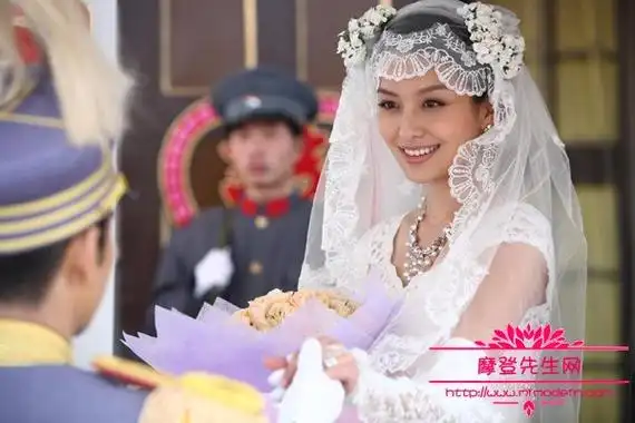 齐芳和钟汉良婚纱照图片齐芳和钟汉良有个儿子