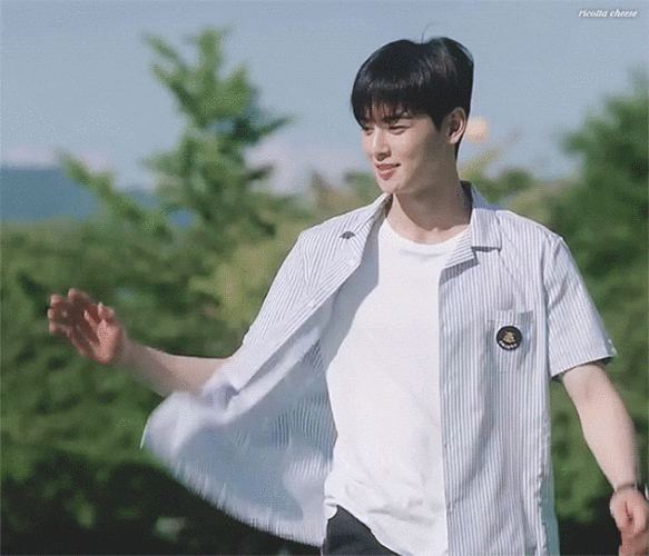 《女神降临》车银优,学生时期就是校草,在校事迹也超狂!