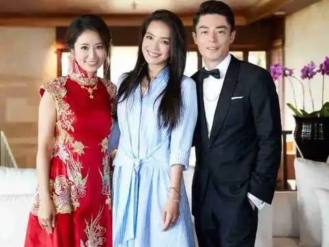 看了霍建华前两任的亲密照,才明白霍建华为何只独宠林心如一人