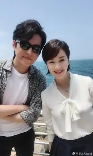 徐璐的后台是很强大的,可不明白她为什么要这样一部戏的女主,靳东后来