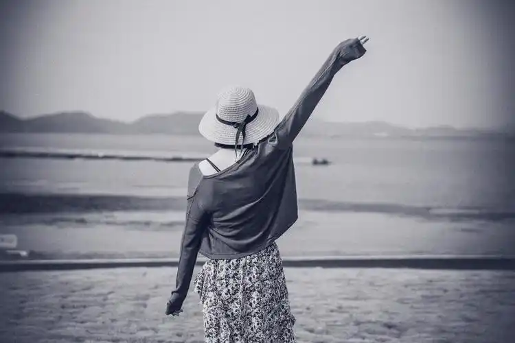 背影向前走是时候说再见了