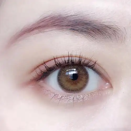 漂亮的眼睛需要美瞳点亮神采