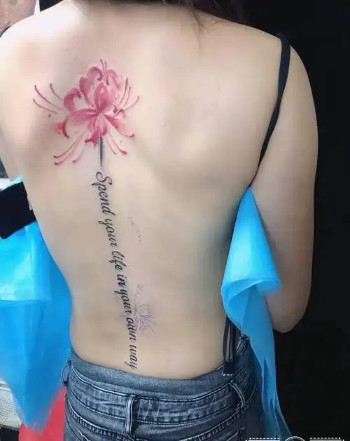 彼岸花纹身图片背部新传统水彩纹身图案