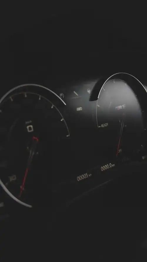 创意宝马跑车m5液晶仪表盘摄影