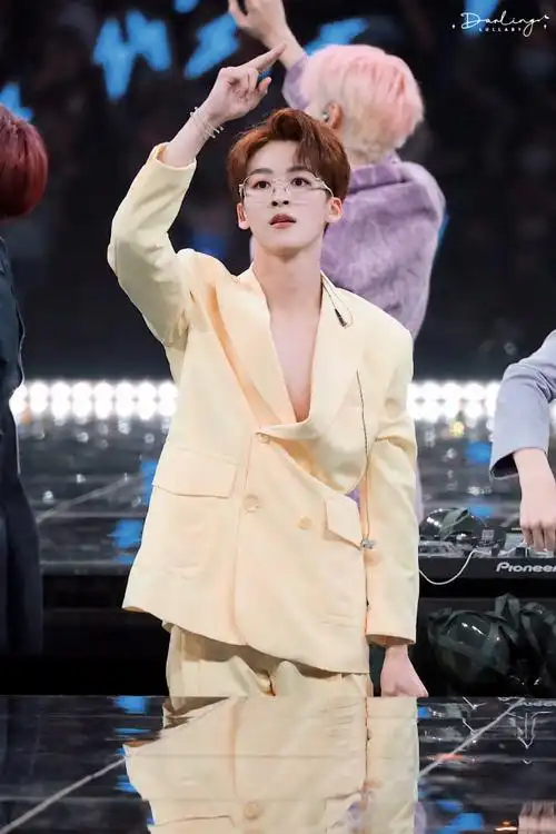 何洛洛粉丝无人机应援