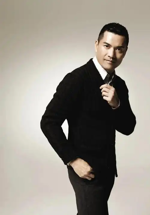 吕良伟:被时间遗忘的男人 吕良伟,中国香港的影视男演员,以其出色的