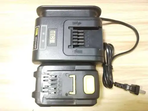 xtron小强电动工具 通用 20v锂电电池包5161-li-20v充电器4.0ah