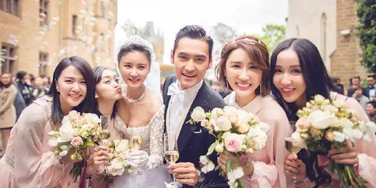 张歆艺被人叫二姐的由来 张歆艺结婚伴娘团名单