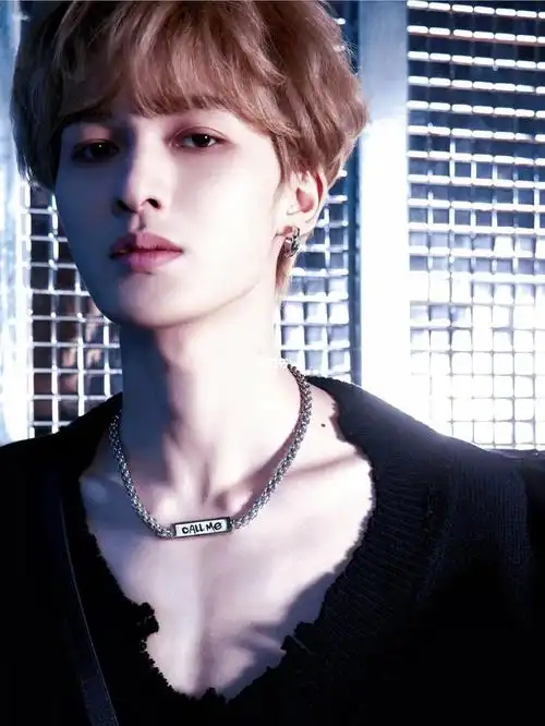 爱豆廷来啦这个锁骨这个喉结我可以07